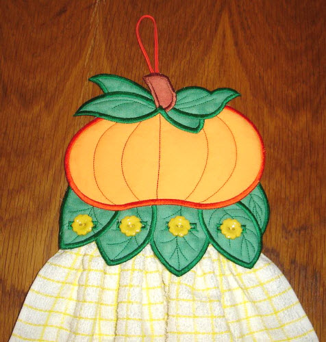 CCQ0215_Pumpkin_towel_topper2_500_1.jpg