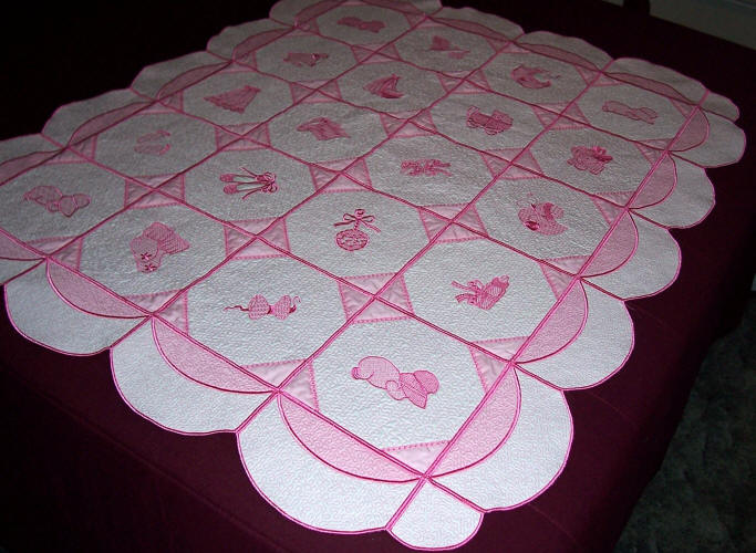 CCQ0250_scallop_border_projects4_125_Kay_combined_with_CCQ0341_snowball_quilt.jpg