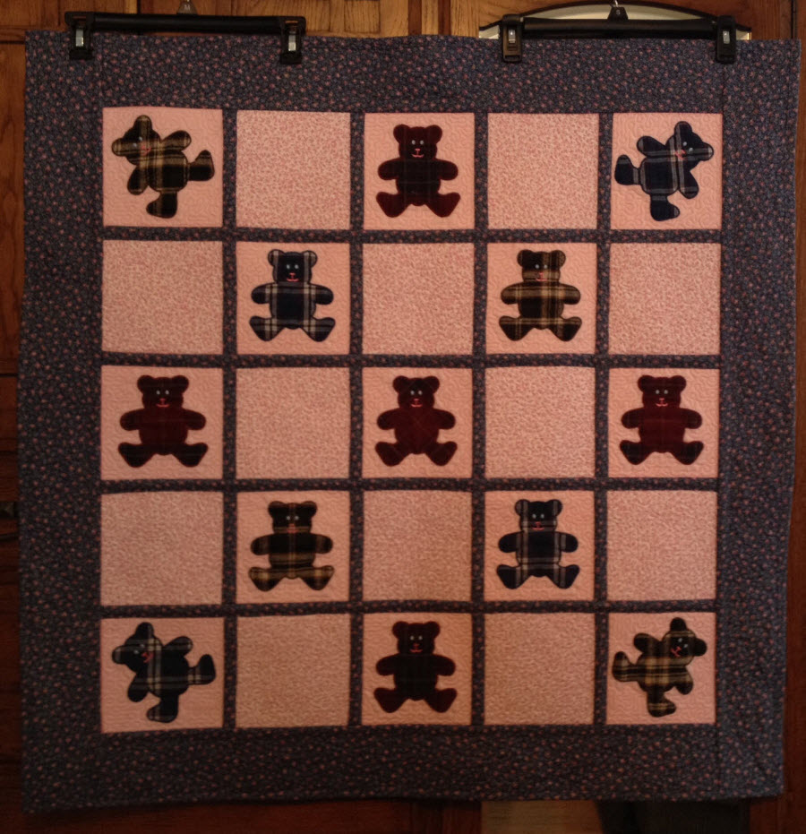Lynns_teddy_bear_quilt_900.jpg