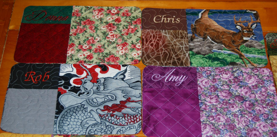 Projects5_065_Mug_Rug_Christmas_gifts_close_up.jpg