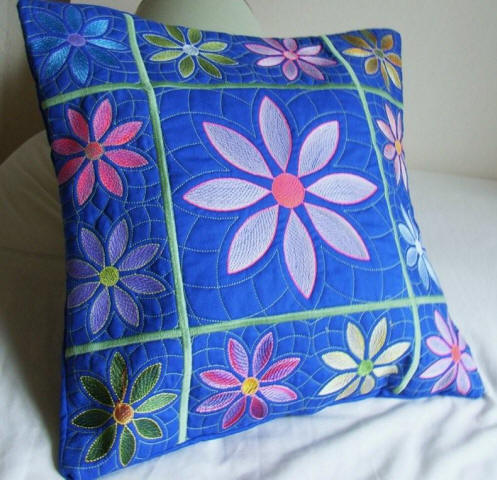 ccq0315_128_audrey_spring_daisies_cushion_cover.jpg
