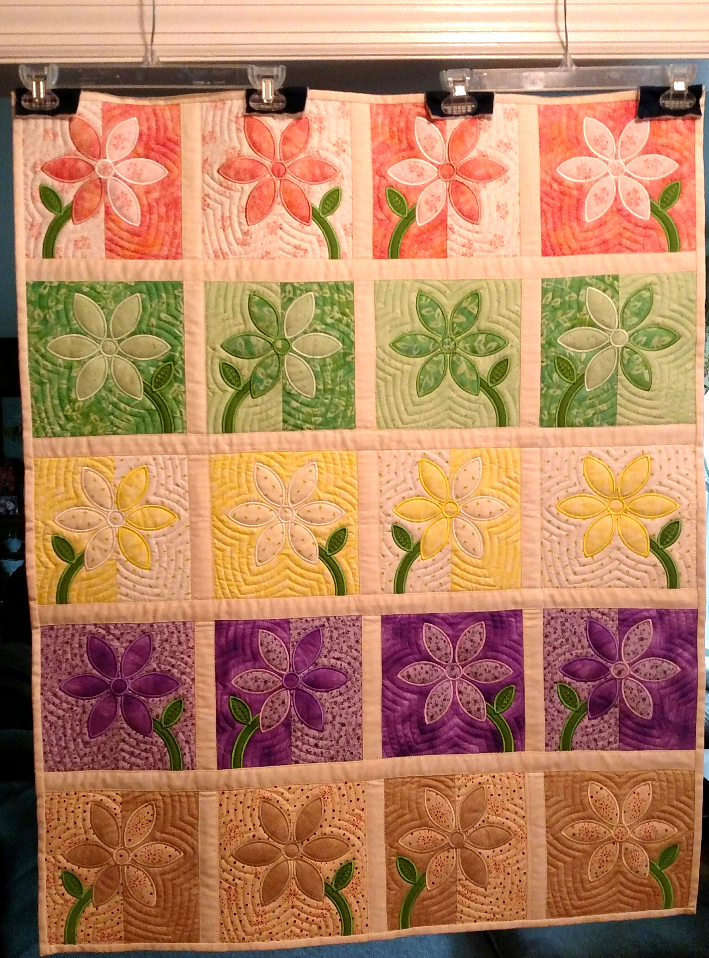 ccq5055_Summer_flower_quilt_Lynn.jpg