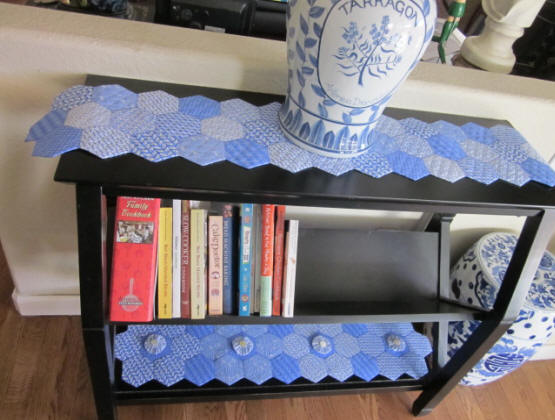 projects5_031_two_hexie_runners%20bluewhite.jpg