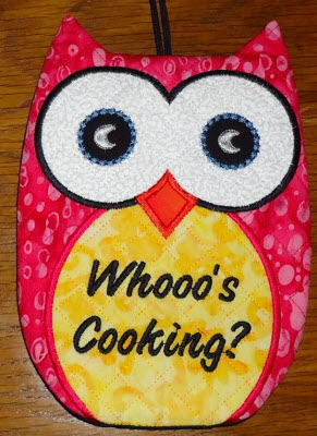 q0380_owl_potholder_02a_400_2.jpg