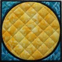 q0420_circle_quilt_two_clours.jpg