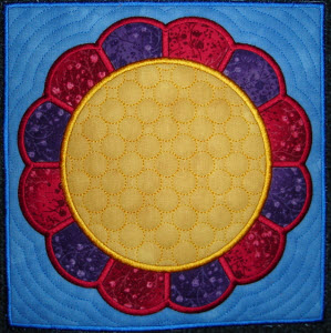 q0614_dresden-applqiue_flower_square02_2.jpg