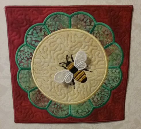 q0614_dresden_applique_flower_with_3d_bee_A_450.jpg