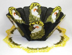 BFC0207 Lace Bowl & Doily Fanciful Cockatoo