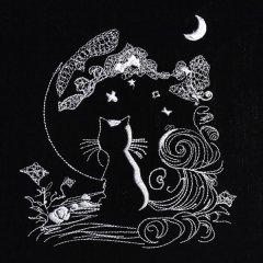 BFC31966 A Cat and the Moon