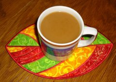 CCQ0386 - Leaf Mug Rug
