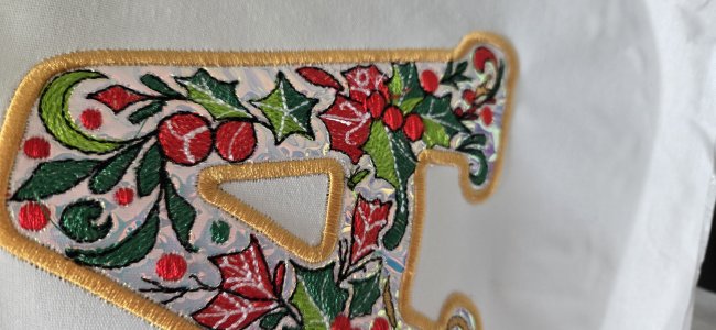 BFC32200 Christmas Applique Alpha A