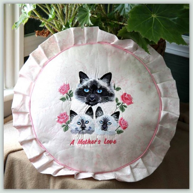 BFC1038 Mama Cat Kittens and Roses