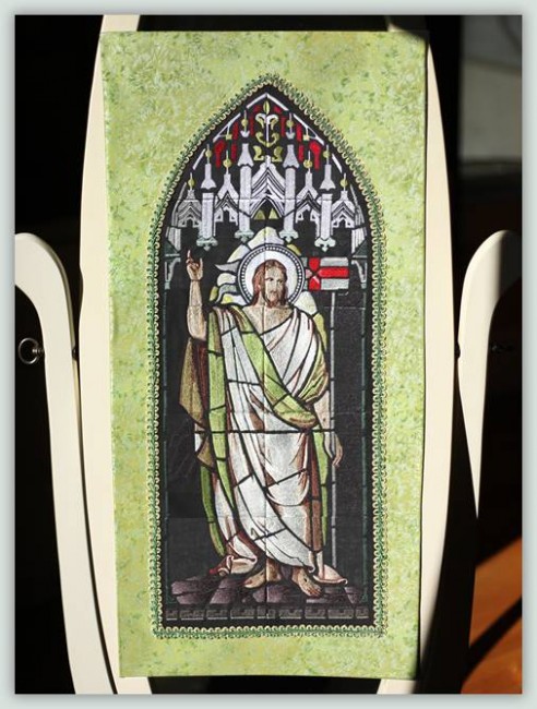 BFC1051 Stained Glass-Christ Risen