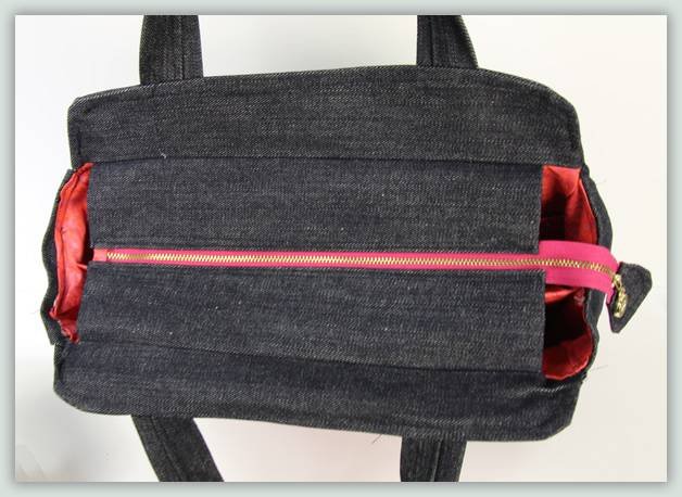 BFC1107 Touch of Mod Handbags