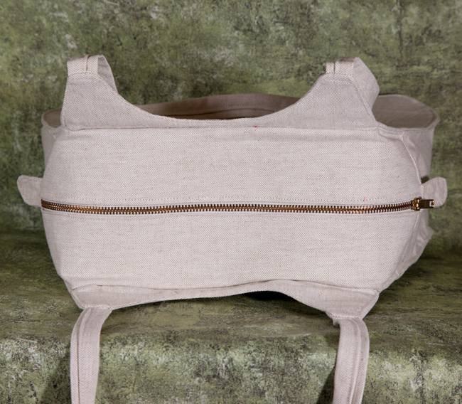 BFC1148 Wild Roses Handbag