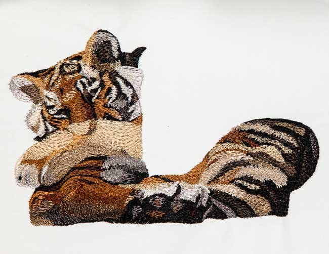 BFC1158 Large Mother Tiger and Cub