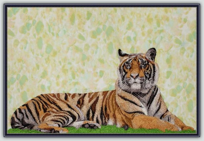 BFC1203 Large Reclining Tiger