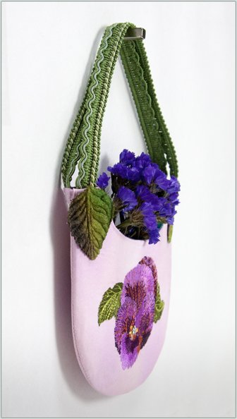 BFC1462 Wall or Desk Handbags