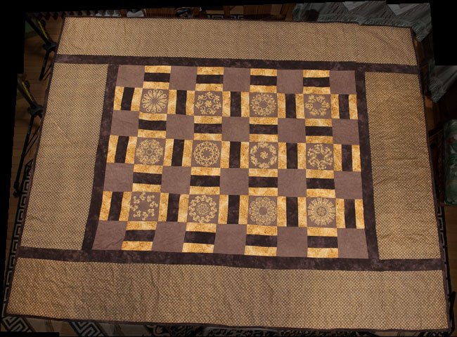 BFC1583 Golden Quilt circles