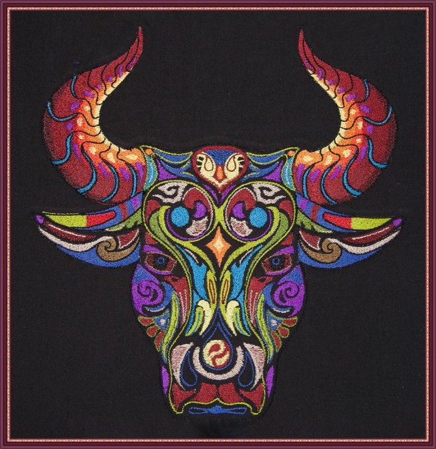 BFC1589 Large Decorative Portrait of a Bull