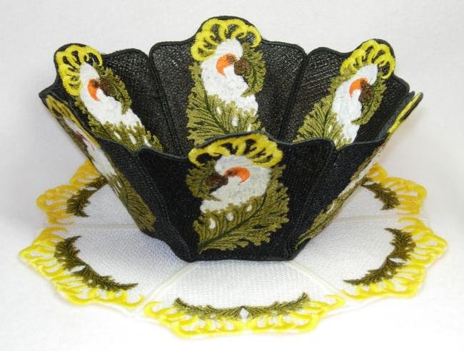 BFC0207 Lace Bowl & Doily Fanciful Cockatoo