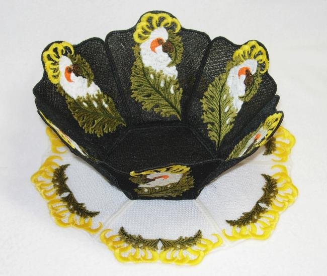 BFC0207 Lace Bowl & Doily Fanciful Cockatoo