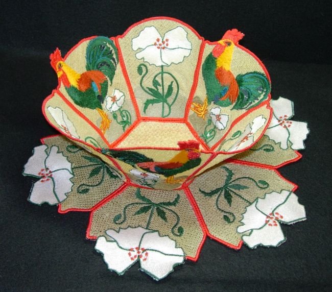 BFC0214 Lace Bowl & Doily - Roosters