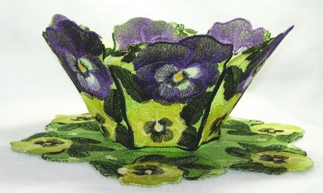 BFC0217 Lace Bowl & Doily Pansies