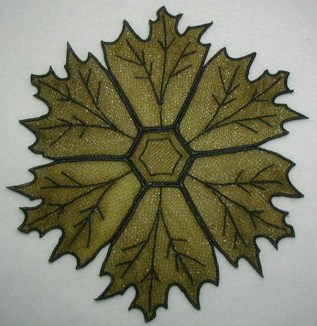 BFC0226 Lace Doily Autumn Leaves