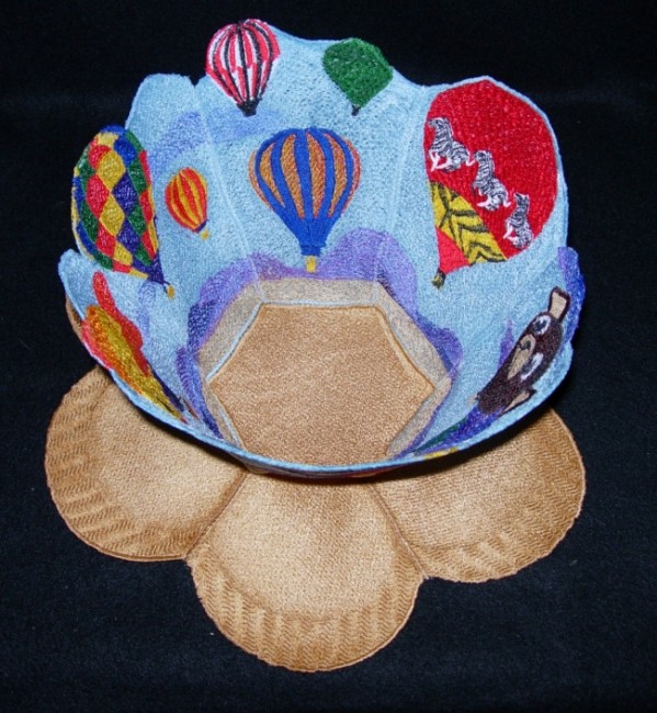 BFC0252 Scenic Bowl & Doily Balloon Festival
