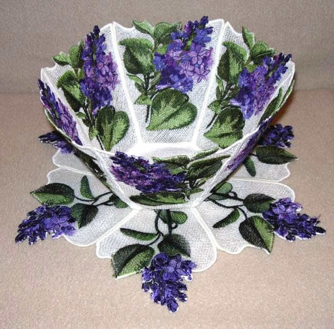 BFC0257 Lace Bowl & Doily Lilacs