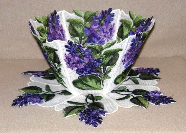 BFC0257 Lace Bowl & Doily Lilacs