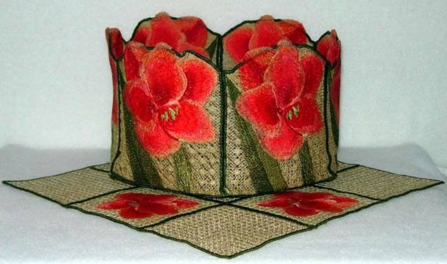 BFC0261 Lace Bowl and Doily Amaryllis