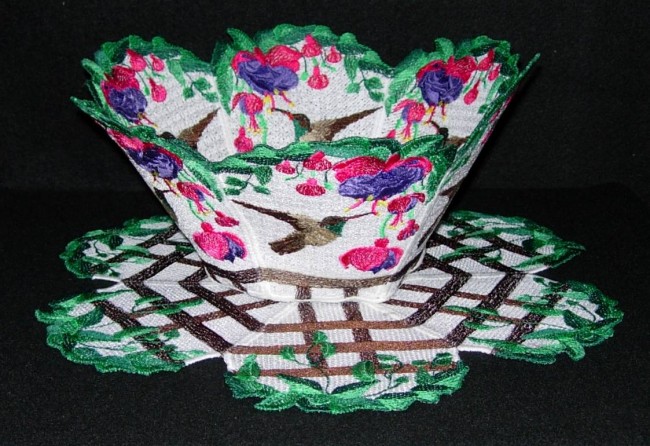 BFC0267 Hummingbird Bowl