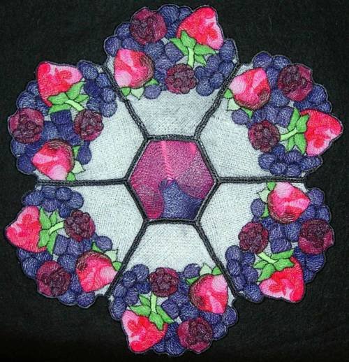 BFC0270 Lace Bowl and Doily Berries