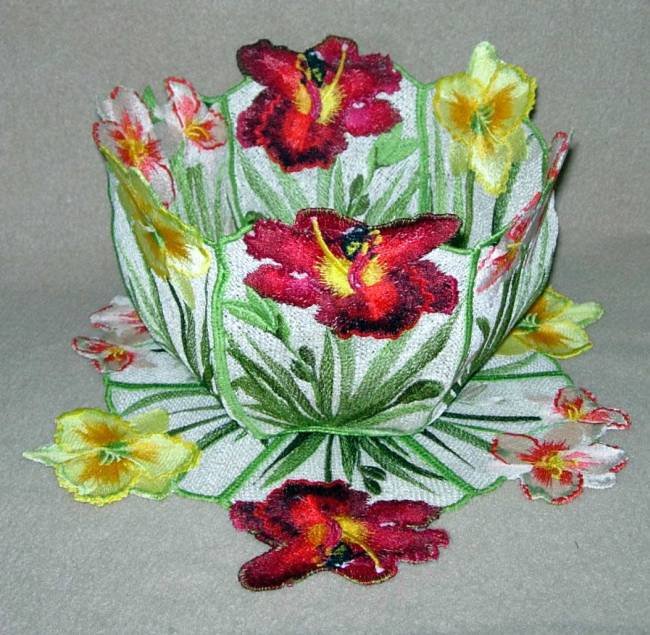 BFC0280 Lace Bowl and Doily-Day Lilies