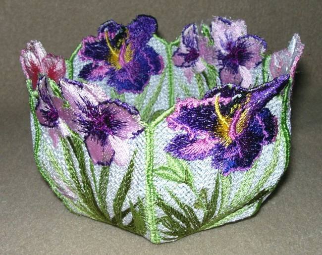 BFC0280 Lace Bowl and Doily-Day Lilies