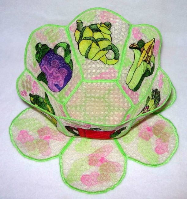 BFC0284 Lace Bowl & Doily  Veggie Teapots