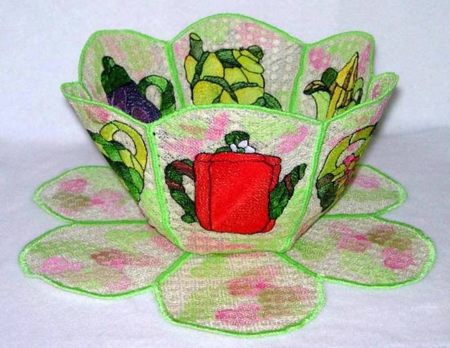 BFC0284 Lace Bowl & Doily  Veggie Teapots