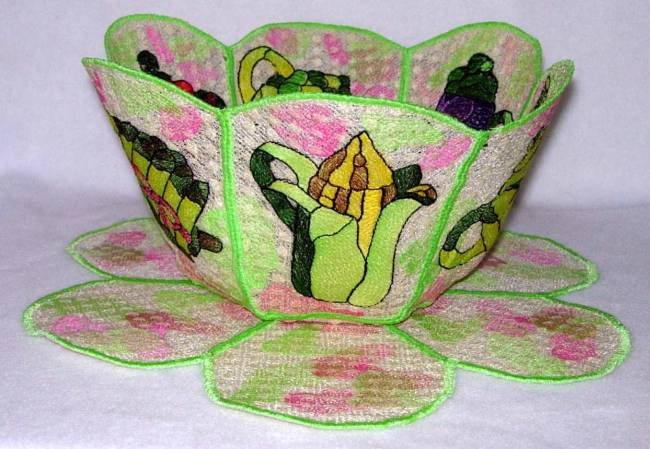 BFC0284 Lace Bowl & Doily  Veggie Teapots
