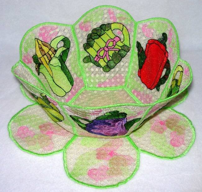 BFC0284 Lace Bowl & Doily  Veggie Teapots