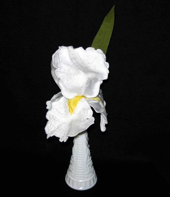BFC0289 Lace Sculpture - Iris