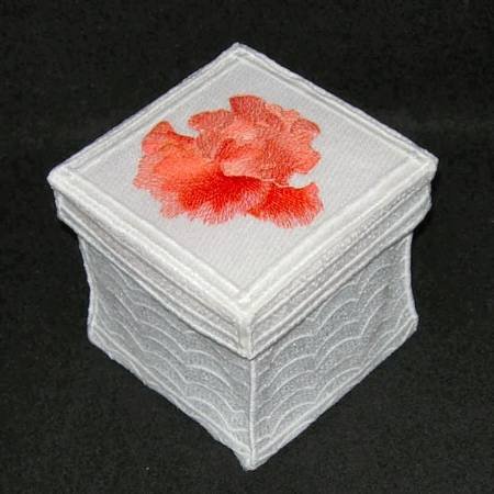 BFC0296 Iris Boxes and Vase Covers