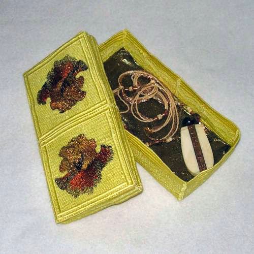 BFC0296 Iris Boxes and Vase Covers