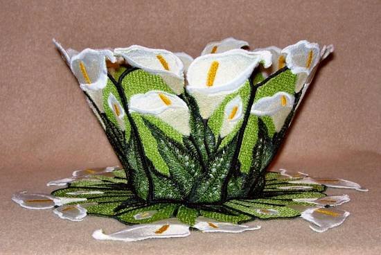 BFC0308  Lace Bowl & Doily  Calla Lily