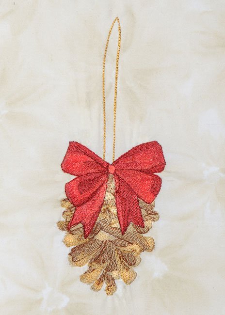 BFC31599 Pinecone and Bow
