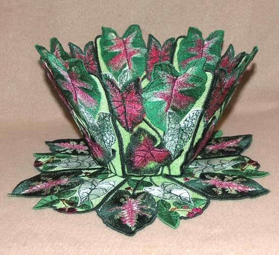 BFC0322  Lace Bowl & Doily  Caladium