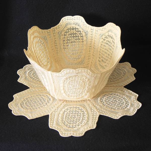 BFC0327   Lace Bowl & Doily  Three Dimensional Dogwood