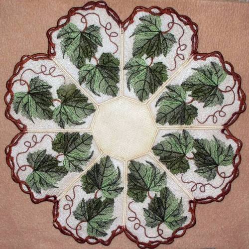 BFC0343 Lace Bowl & Doily  Vintage Grapes