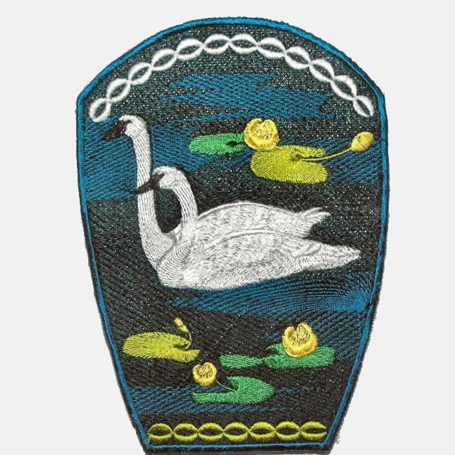 BFC0359   Lace Bowl & Doily Swans and Water Lilies